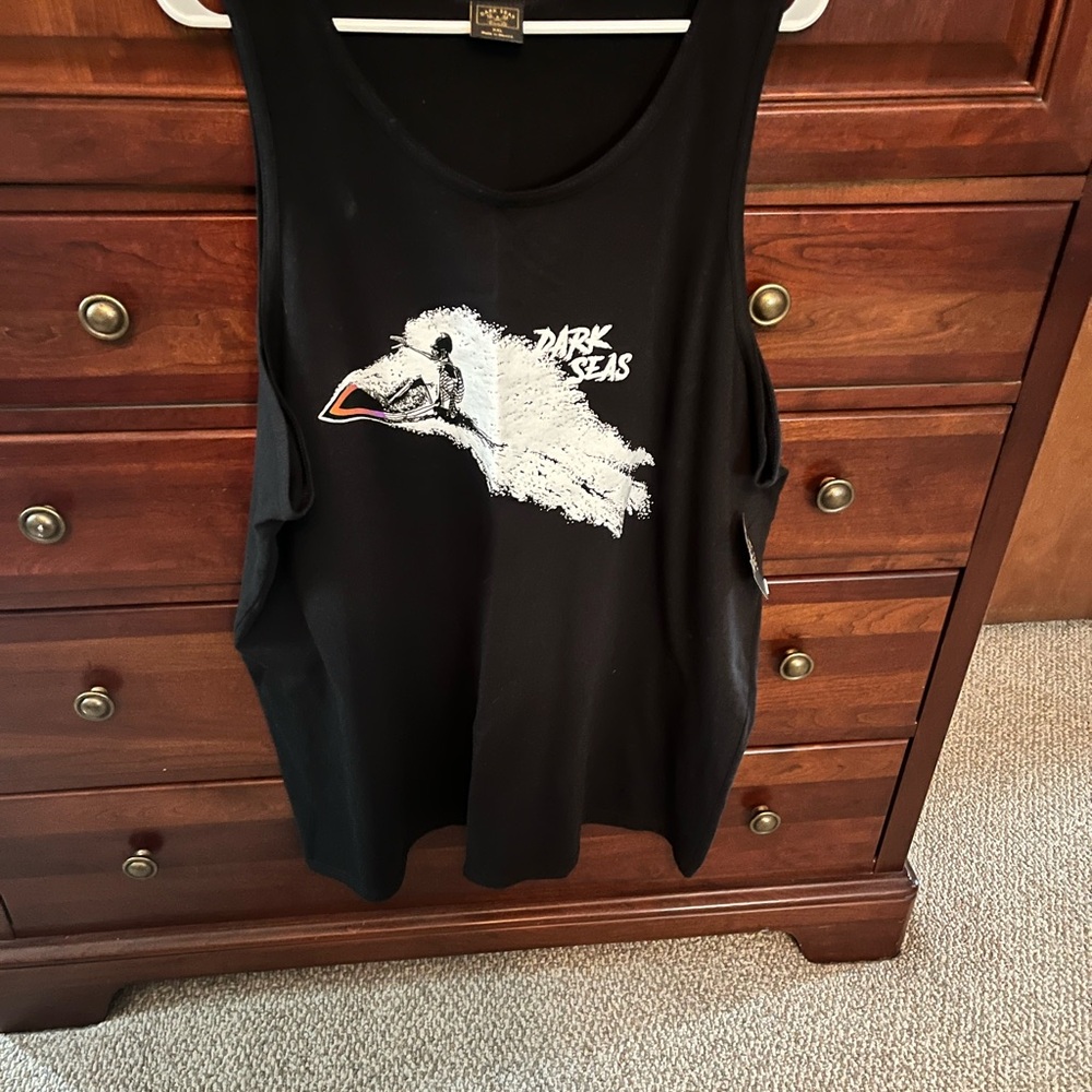 Black and White Graphic Tank Top with ocean wave Design
